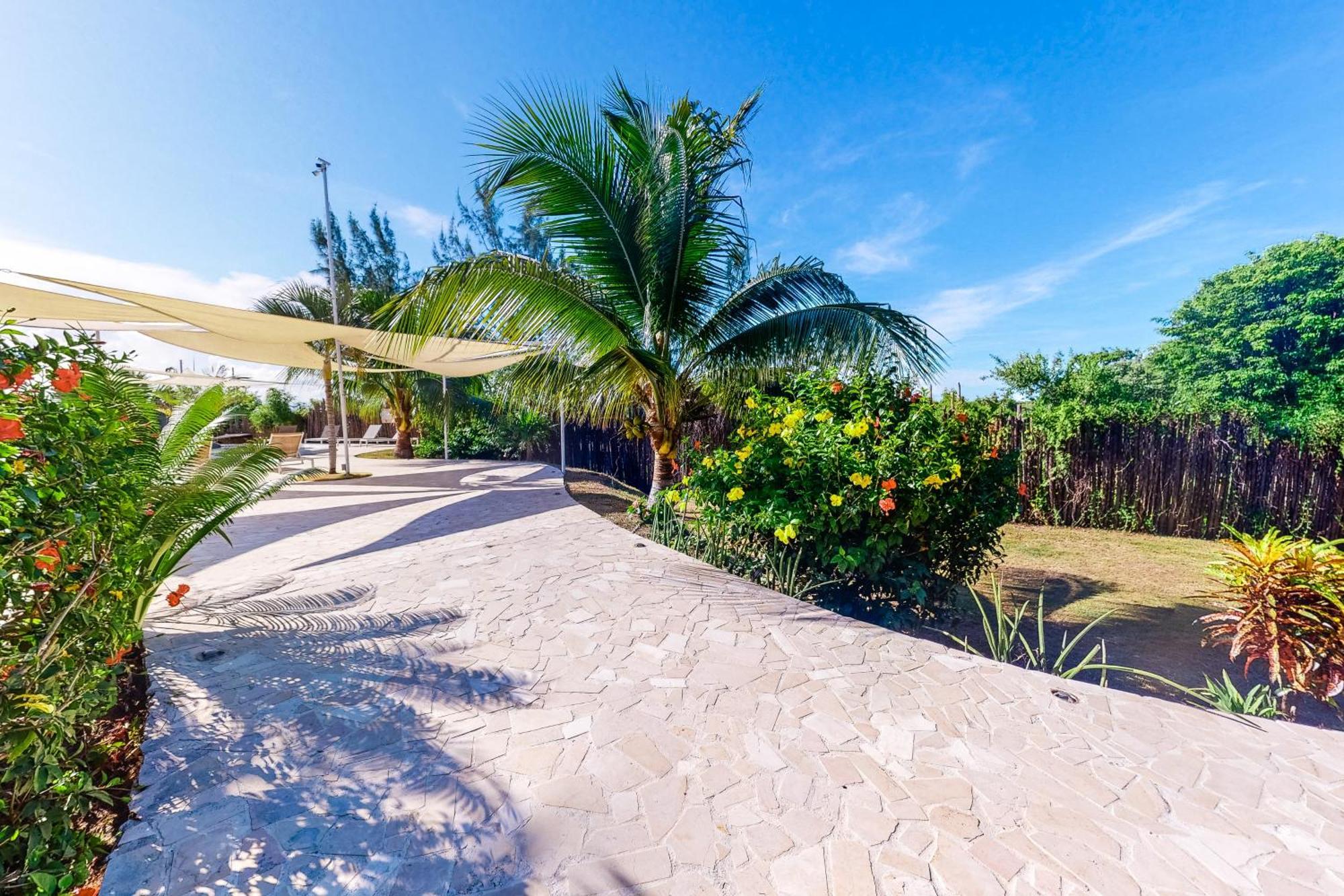 Swan Villas Maya Beach Room photo