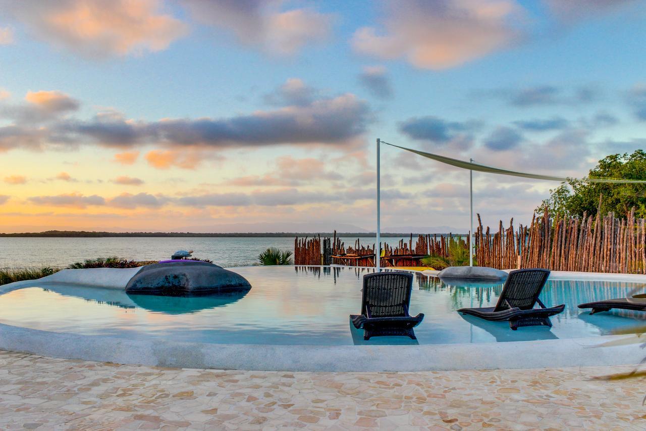 Swan Villas Maya Beach Exterior photo